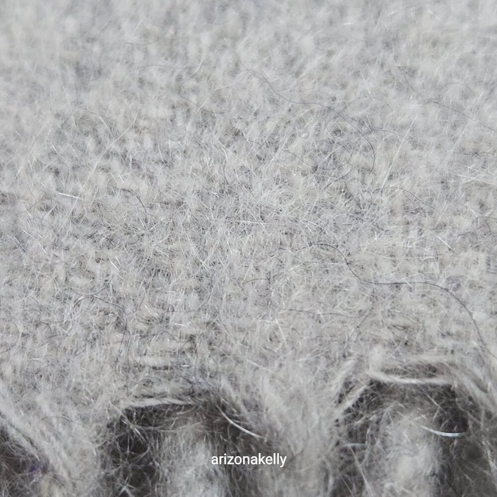 NWOT Alxiliary Cashmere Scarf Light Grey Aritzia - Picture 10 of 12
